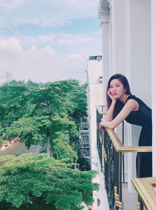 Bảo Thy từng hé lộ một số góc nhỏ của căn biệt thự trên trang cá nhân cũng đủ để người hâm mộ không thể rời mắt, bởi độ xa hoa, sang chảnh về không gian sống của gia đình cô.
