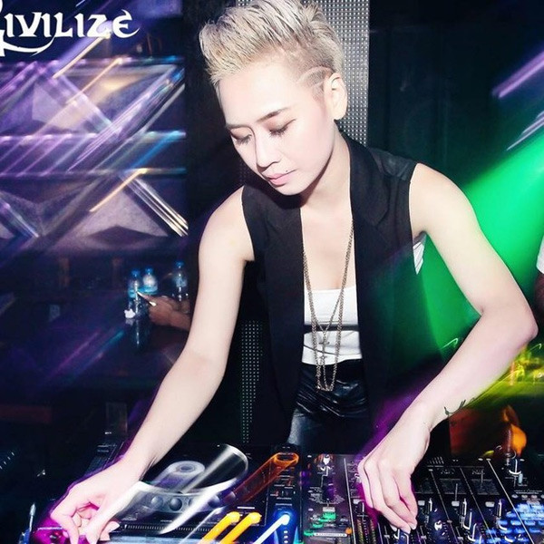 Được biết Triều Tiên đã có 5 năm trong nghề DJ, liên tục đi biểu diễn ở nhiều tỉnh thành trên cả nước, luôn mong muốn được cháy hết mình với đam mê, sử dụng âm nhạc làm công cụ kết nối tất cả mọi người.