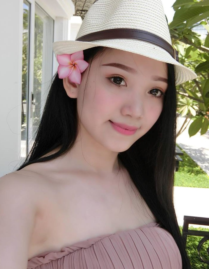 Bảo Trân cho hay cô không muốn chia sẻ quá nhiều về chuyện tình cảm bởi sợ ảnh hưởng cuộc sống. 9X muốn nhắn nhủ bạn trai dù thi đấu ở bất kỳ đâu, cô luôn dõi theo và ủng hộ anh hết mình.