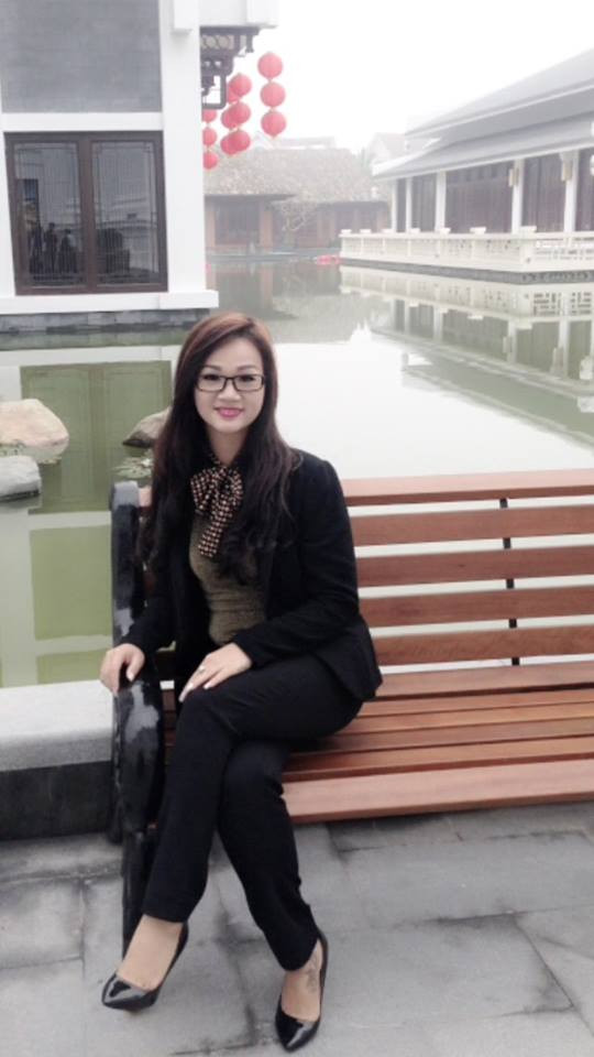 Sau khi "lùng" ra trang cá nhân của bà ngoại U40, nhiều bạn trẻ đã ghé đến và để lại nhiều dòng bình luận khen ngợi, hỏi han về bí quyết chăm sóc sắc đẹp để giữ gìn được nét trẻ trung của chị Lan Hương.