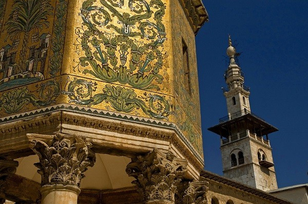 8. Damascus: Đây là thành phố có cư dân sinh sống liên tục cổ nhất thế giới. Damascus trở nên giàu có nhờ những thương gia hoạt động trên các tuyến đường giao thương quan trọng. Thành phố này có những công trình ấn tượng được xây dựng nhờ sự giàu có thời cổ đại như nhà thờ Hồi giáo Umayyad, thành cổ, chợ và quảng trường...