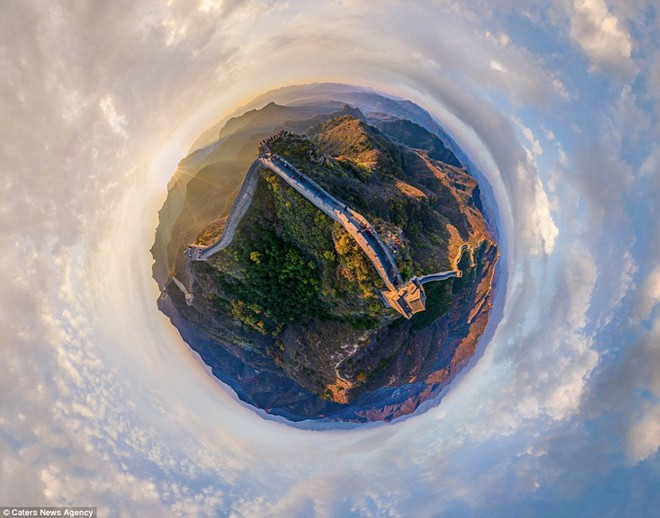 Các thành viên của AirPano chủ yếu tập trung vào danh sách 7 kỳ quan thế giới mới được công bố vào năm 2001. Vạn Lý Trường Thành là một trong những điểm đến được trang nhóm lựa chọn.