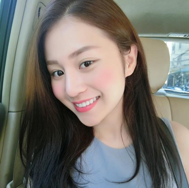 Yêu nhau được hơn 1 năm, vốn là một chàng trai khá lãng mạn, thích yêu chiều bạn gái nên chính Hoàng Hà là người đã lên kế hoạch, chuẩn bị mọi thứ cho màn cầu hôn vừa qua. Đồng ý lời cầu hôn này, Quỳnh Trang còn vui vẻ tự chia sẻ đoạn clip cầu hôn lên trang cá nhân của mình và vô tình trở thành mục tiêu "ném đá" của một bộ phận dân mạng. Điều này đã khiến Hoàng Hà cảm thấy khá khó chịu, phiền phức và anh cố gắng nói, cung cấp các thông tin đằng sau màn cầu hôn để bảo vệ bạn gái của mình.