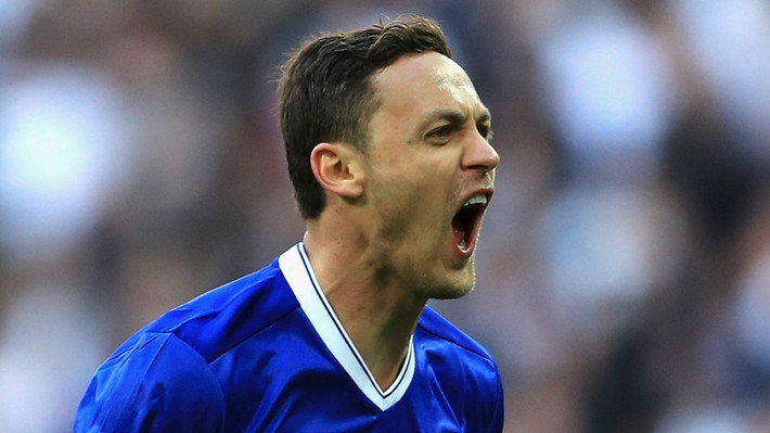 4. Nemanja Matic (tiền vệ - 40 triệu bảng): Chia sẻ về bản hợp đồng mới, HLV Jose Mourinho cho biết: "Matic đại diện cho tất cả những phẩm chất tôi muốn có ở một cầu thủ: sự nhất quán, lòng trung thành, tham vọng và tinh thần đồng đội. Hy vọng người hâm mộ sẽ yêu quý cậu ấy".