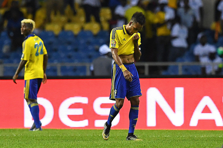 10. Tiền đạo Aubameyang: Gabon chưa từng dự World Cup và ngay cả khi trong đội hình của họ có chân sút hay nhất Bundesliga, được cả châu Âu săn đón, mọi chuyện vẫn không thay đổi. Kết thúc vòng bảng, Gabon chỉ đứng thứ 3 tại bảng C, kém đội giành vé là Morocco tới 6 điểm.