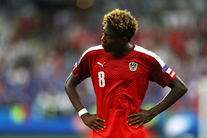 5. Hậu vệ trái David Alaba: Đăng quang Champions League, vô địch Bundesliga 6 lần, khoác áo đội một Bayern 7 năm dù mới 25 tuổi nhưng sự nghiệp ĐTQG của Alaba lại vô cùng khiêm tốn. Cho tới lúc này, Euro 2016 là giải đấu lớn duy nhất mà hậu vệ người Áo được ra sân thi đấu cho ĐTQG của mình.