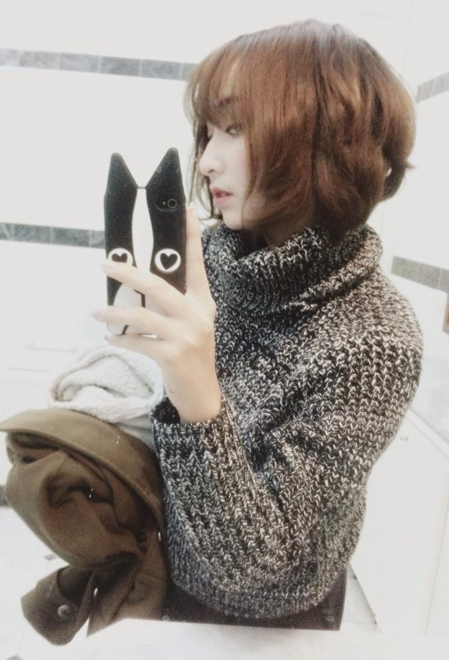 Để để kiểu tóc dài, hay ngắn, xoăn bồng bềnh như hiện tại... Thu Trang trông vẫn rất đáng yêu, cá tính và xinh đẹp.