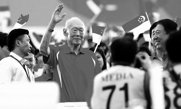 Về tự do ngôn luận: "Tự do báo chí và tự do ngôn luận phải nhường quyền ưu tiên cho những lợi ích thiết yếu, toàn vẹn của đất nước. Chúng cũng là công cụ đắc lực của một chính phủ ưu việt nhất".