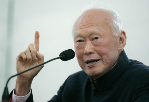 Về bầu cử: "Tôi không coi việc bầu cử như một phương thức điều hành chính phủ. Việc đó thể hiện tinh thần yếu kém, bất lực, gió chiều nào theo chiều ấy, làm theo mọi thứ truyền thông dắt mũi".