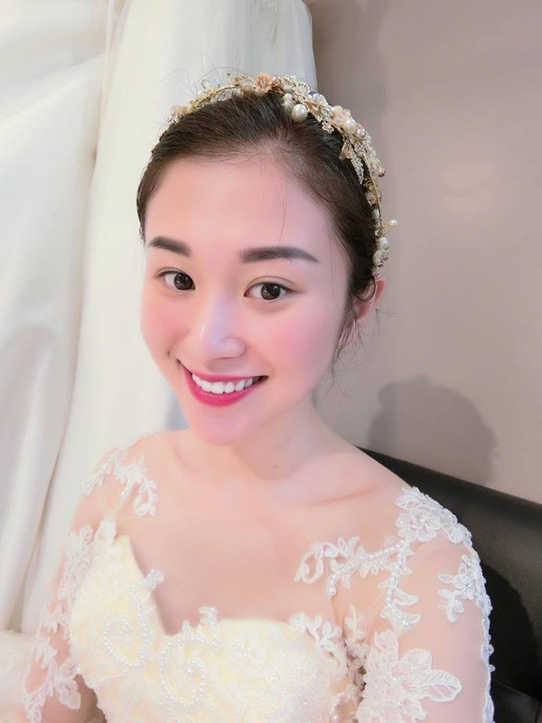 Phía bạn bè, người quen, những người yêu quý cặp đôi Quỳnh Trang, Hoàng Hà thì gửi rất nhiều lời chúc phúc đến cặp "trai tài – gái sắc" này. Ảnh trong bài: Facebook nhân vật.