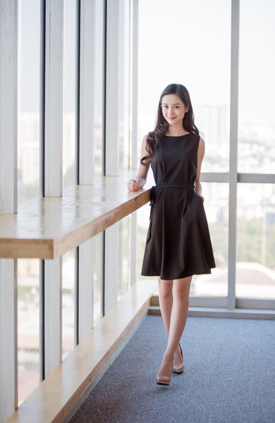 Chiêm ngưỡng vẻ đẹp tự nhiên, nụ cười gây "nghiện" của hot girl Jun Vũ - Angela Baby phiên bản Việt.