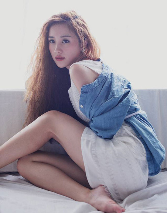Cách đây chưa lâu, khi trở về Việt Nam, Jun Vũ đã đảm nhận một vai diễn trong bộ phim có sự tham gia của hot boy B Trần. Bộ phim được giới trẻ Việt đón nhận nồng nhiệt và số đông đều tỏ ra thích thú trước hình ảnh quá xinh đẹp của cô nàng hot girl gốc Việt này.