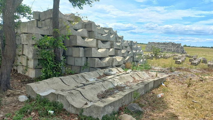 Mặc dù UBND tỉnh Quảng Trị tạo điều kiện, cho phép gia hạn tiến độ và giãn tiến độ nhiều lần nhưng việc sử dụng đất của chủ dự án khá ì ạch, không hoàn thành các hạng mục theo yêu cầu. (Ảnh: Đại Đoàn Kết).