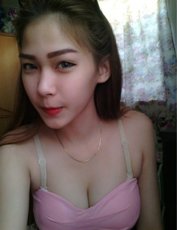 Ngoài ra Mint cũng ấp ủ mong muốn được học đại học, tiếp tục ước mơ học vấn phải bỏ dở trước đây do gia đình quá nghèo.