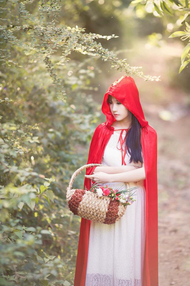 Hiền Thảo cho biết lúc đó cô bạn có cảm giác hạnh phúc, “sướng rung rinh” nhưng cũng khá sợ hãi. Nhiều khi cô nàng cũng băn khoăn không biết những lời tỏ tình từ các cô gái đó là thật hay chỉ là trêu đùa, cợt nhả. Trước tình cảnh đó, Hiền Thảo một chọn cách im lặng, hai là trò chuyện và từ chối nhẹ nhàng với những người tỏ ra thiện chí thực sự.