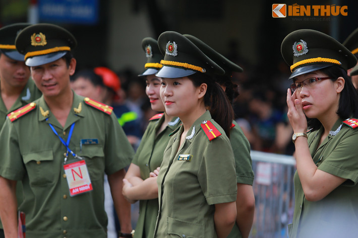 Lễ diễu binh mừng Quốc khánh 2/9 diễn ra sáng nay đã mang đến rất nhiều cảm xúc cho người dân Thủ đô, những vị khách đến từ nhiều tỉnh thành trên cả nước.
