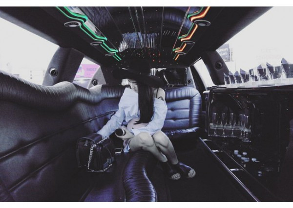 Dù mới ra mắt nhưng dự đoán tài khoản Richkidofvietnam trên Instagram sẽ sớm trở nên nổi tiếng, gây sốt trong thời gian tới đây bởi đơn giản, những hình ảnh và chia sẻ về cuộc sống xa hoa, sang chảnh luôn dễ hấp dẫn và khiến nhiều bạn trẻ khâm phục hoặc ghen tị. Dù không có cuộc sống ngập trong vàng như các con nhà giàu ở Dubai, cũng ít tiệc tùng thâu đêm như hội ở Mỹ... nhưng các Richkidofvietnam cũng có cách riêng để thể hiện "đẳng cấp" riêng, sự giàu có chẳng kém ai của mình.