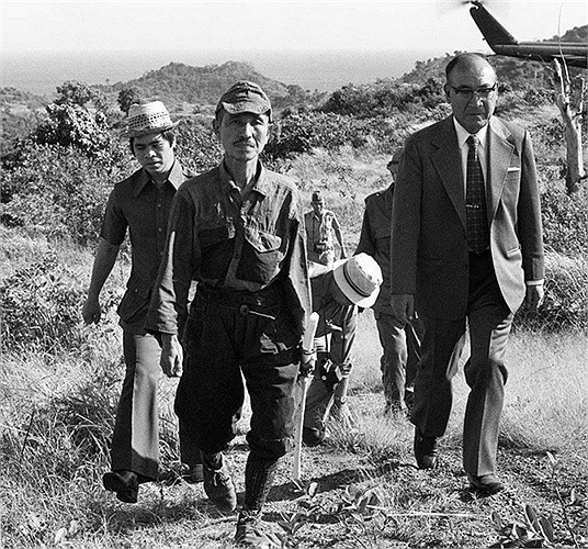 Sau đây là 10 bí mật về Chiến tranh Thế giới thứ II. Sau Thế chiến II, quân Nhật đã đầu hàng . Tuy nhiên, còn một lính Nhật tên là Hiroo Onada không ra đầu hàng do người này còn đang trong nhiệm vụ ở khu vực xa xôi. Mãi 29 năm sau, năm 1974, Hiroo mới giơ tay đầu hàng.