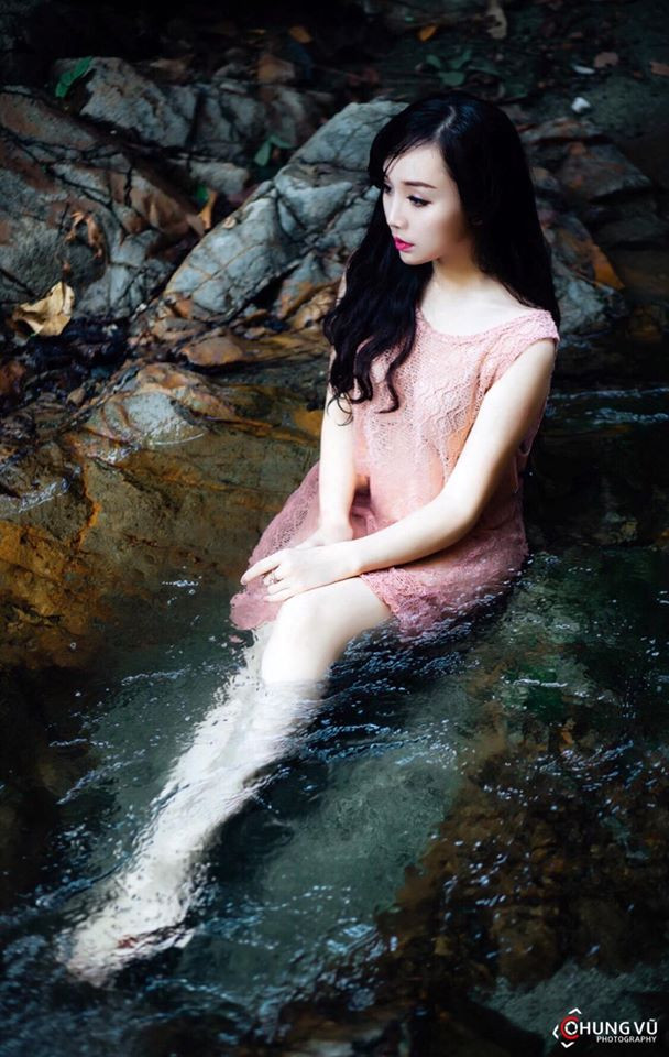 Ngắm nhan sắc xinh đẹp của hot girl công sở 9X kinh doanh giỏi.
