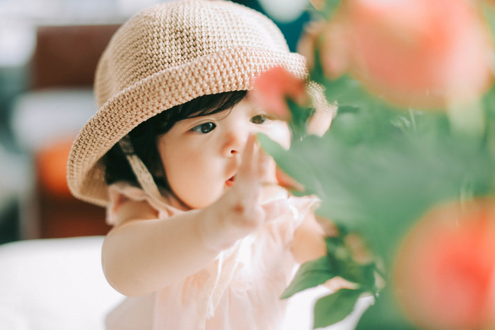 Chị Hương chọn lúc con mới ngủ dậy để đưa bé đi chụp, đảm bảo bé không bị buồn ngủ khi chụp ảnh vì nếu bé gắt ngủ thì sẽ mếu máo khóc lóc thiếu tự nhiên.