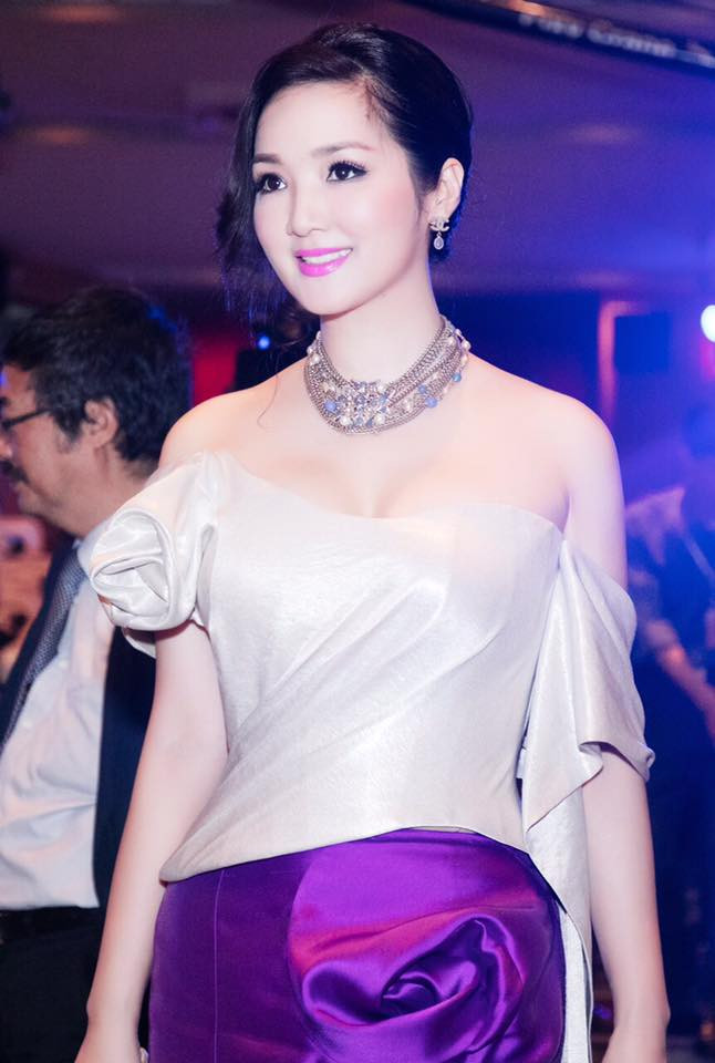 Ở tuổi ngoài tứ tuần, Hoa hậu Đền Hùng Giáng My vẫn xứng đáng là một trong những biểu tượng sắc đẹp bền bỉ của showbiz Việt.