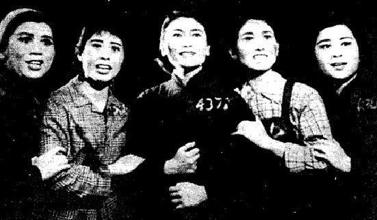 Ảnh: Lưu Tố Viên tham gia diễn xuất trong vở ca kịch “Giang Tỷ”.
