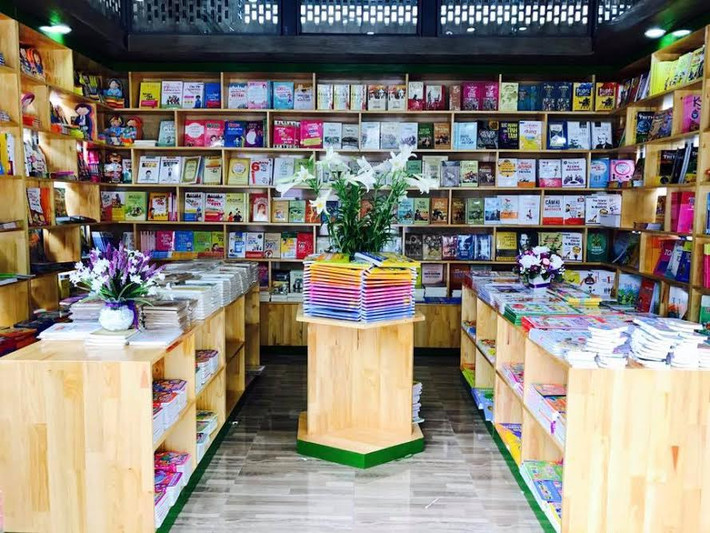 Ngoài chức năng mua bán sách, đây còn là giới thiệu những cuốn sách và bộ sách mới, tổ chức các hoạt động phụ trợ, giúp độc giả gặp gỡ giao lưu, tọa đàm với người viết...