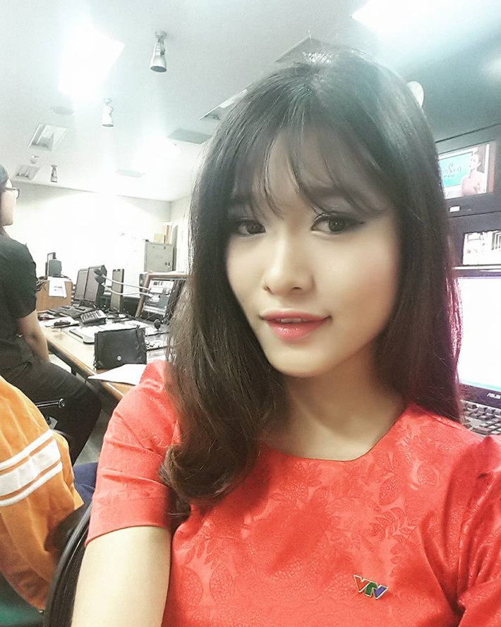 Đầu năm 2015, Mai Trang được chuyển tới làm MC cho chương trình Café sáng trên sóng VTV3 – một chương trình rất hấp dẫn và có khâu sản xuất rất công phu, chuyên nghiệp. Đây được xem là thành quả sau rất nhiều cố gắng, nỗ lực của cô hot girl trường Đại học Ngoại thương trong suốt nhiều năm qua.