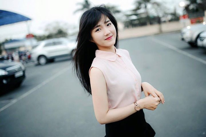 Hiện tại ngoài đi học, Kiều Trinh còn tham gia làm người mẫu ảnh, làm diễn viên đóng các clip ngắn. Các trang tin giới trẻ các fanpage trai xinh gái đẹp thường xuyên chia sẻ ảnh của Kiều Trinh, giới thiệu cô nàng là một nữ sinh xinh xắn và tài năng.