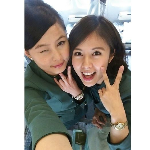 Tuy nhiên, khi trực tiếp tìm hiểu kỹ hơn về nữ tiếp viên hàng không xinh đẹp này, có thể thấy dường như các trang tin này đã có sự nhầm lẫn. Cô gái này quả thật tên là Pamela Fang nhưng nơi làm việc không phải là tại một hãng hàng không lớn ở Mỹ như các thông tin được lan truyền trước đó.