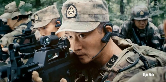 Ngô Kinh là ngôi sao võ thuật vẫn rất thu hút trong Chiến Lang (2015). Tuy nhiên chính bộ phim này khiến anh đối diện với án kiện hàng triệu USD vì phía nguyên đơn kiện nam diễn viên ăn cắp bản quyền. Trong dự án này, Ngô Kinh ngoài vai trò diễn xuất chính còn là nhà sản xuất.
