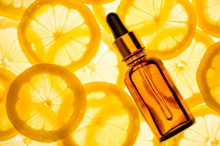 Vitamin C cần thiết cho cơ thể bạn hàng ngày. Phụ nữ trưởng thành cần ít nhất 75mg vitamin C mỗi ngày, trong khi đàn ông trưởng thành cần ít nhất 90mg.
