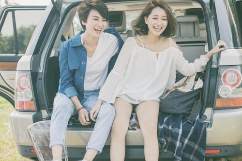Trong chương trình “Cuộc đua kỳ thú”, khán giả cũng được nghe chia sẻ và biết thêm nhiều điều về con người thật của Thùy Dung. Theo tiết lộ của nữ BTV xinh đẹp này, ngoài đời cô rất thích đùa giỡn với bạn bè, đôi lúc còn khiến người khác phát bực vì những lúc đùa cợt quá “nhây”.