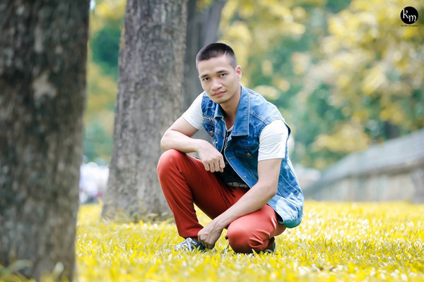 Gặp nhiều khó khăn nhưng theo những tiết lộ của Lệ Rơi thì dường như anh vẫn luôn mong một ngày nào đó được tiếp tục hoạt động nghệ thuật và được công chúng công nhận mình là một nghệ sĩ thực thụ. Tuy nhiên nếu thức thời hơn ở hiện tại, Lệ Rơi sẽ biết anh thực sự không phù hợp với nghề sân khấu và cần có những sự thay đổi để sớm đạt được mục tiêu ổn định kinh tế và cuộc sống.