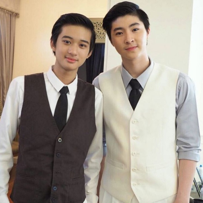 Theo tìm hiểu chàng hot boy Thái đẹp trai được mô tả là "trẻ mãi không già" tên thật là Pongtiwat Tangwancharoen, sinh năm 1995, sở hữu tài khoản Instagram mang tên @blue_pongtiwat có trên 100 nghìn người theo dõi.
