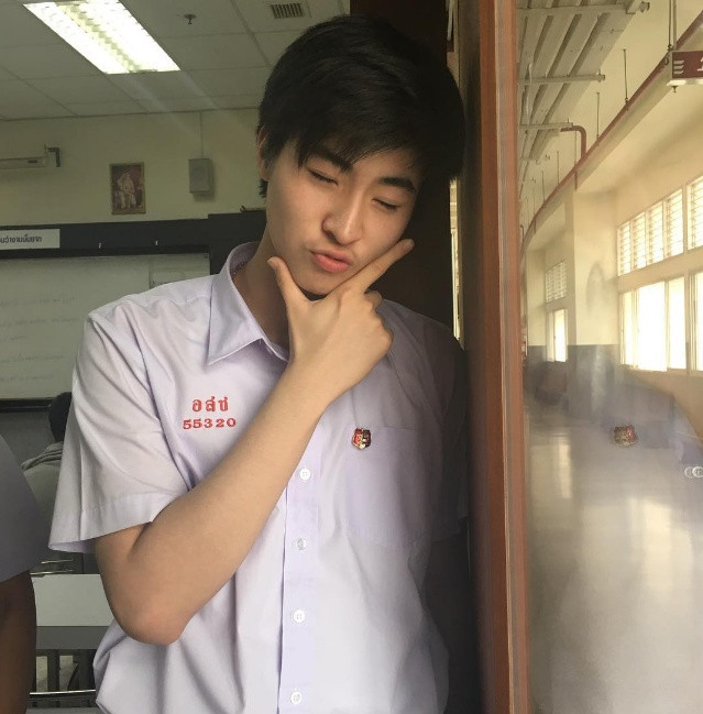 Tìm đến Facebook của Pongtiwat, có thể thấy anh chàng này cũng có khá nhiều fan hâm mộ. Số lượng người theo dõi Pongtiwat lên đến con số hơn 53 nghìn người.