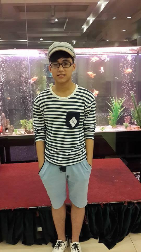 Với bản tính hiền lành, Việt Hoàng từng khiến nhiều người phải dành tặng những lời khen ngợi, cảm thấy thích thú khi từng bộc bạch ước mơ lớn lên được làm báo để... bênh anh.