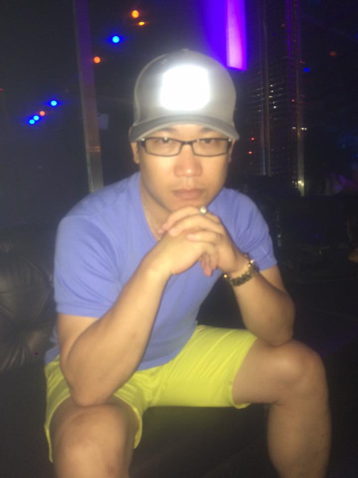 MC Cam Long cho biết, anh đã theo nghề MC từ năm 2003, thường làm công việc hoạt náo, dẫn chương trình tại các sự kiện, buổi văn nghệ... tuy nhiên riêng với công việc MC đám cưới, anh Long cho biết chỉ mới làm cách đây chưa lâu.
