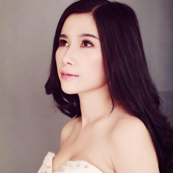 Quyết định lập gia đình từ khi vẫn đang là sinh viên năm 2, bản thân Hoàng Giang tưởng như mình sẽ gặp rất nhiều khó khăn và gia đình sẽ khá khó để hạnh phúc sau đó... Nhưng với những nỗ lực của bản thân, cùng với sự góp sức, chung lưng đấu cật của người chồng giỏi giang, tâm lý... một gia đình yên ấm, hạnh phúc và những cơ hội việc làm đem lại thu nhập tốt dần đến với Hoàng Giang chỉ sau đó khoảng 4 năm.