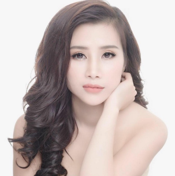Từ khi được giới thiệu trên một diễn đàn dành cho phụ nữ, bà mẹ 3 con Nguyễn Hoàng Giang sinh năm 1988 ở Hà Nội trở thành "thần tượng" của biết bao chị em. Đã sinh 3 lần nhưng vẫn giữ được ngoại hình trẻ đẹp, thân hình nuột nà, ngoài ra cuộc sống gia đình hạnh phúc "trên cả tuyệt vời" của Hoàng Giang cũng không phải là những điều người khác muốn là được. Được như vậy, Hoàng Giang không chỉ có may mắn, mà bản thân cô vẫn phải cố gắng, nỗ lực trong rất nhiều khía cạnh của cuộc sống.