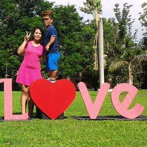 Tình yêu của họ là hoàn toàn có thật 100%. Trang pange do dân mạng lập là những người hâm mộ chuyện tình của cặp đôi nên đã thay mặt chủ nhân khai sinh ra nó.