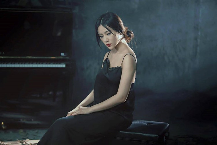 Trong giới người mẫu, hot girl Milan Phạm là một trong những gương mặt sáng giá. Không chỉ sở hữu khuôn mặt đẹp mà cô còn có một thân hình vô cùng gợi cảm. Hot girl Hà thành này từng chia sẻ rằng để có một thân hình đầy đặn cùng đường cong quyến rũ, cô đã phải mất rất nhiều thời gian để tập luyện những môn thể thao khác nhau như tennis, boxing, gym...