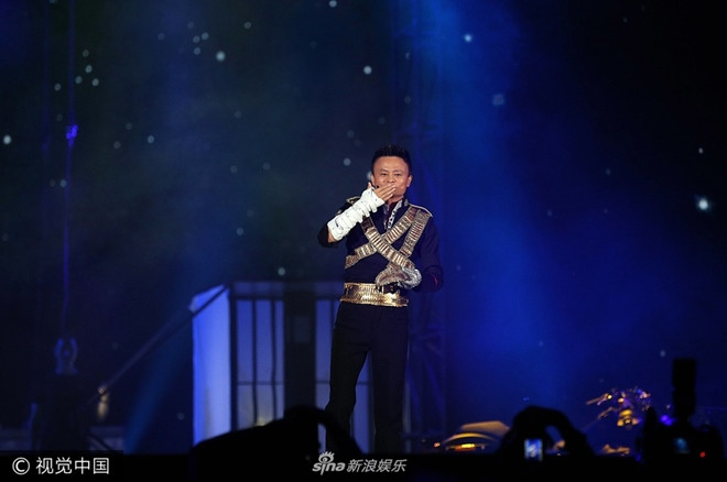 Trong một lần trò chuyện cùng Châu Tinh Trì năm 2013, ông từng tuyên bố sẵn sàng tham gia một vai nhỏ trong phim của vua hài Hong Kong. Ước nguyện này của Jack Ma được hoàn thành khi nhận lời đóng một vai nhỏ trong Tuyệt đỉnh Kung fu 2 của Châu Tinh Trì.