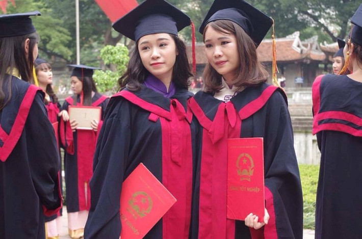 Chia sẻ về dự định trong tương lai của mình, Hương Nguyễn cho biết: “Đam mê lớn nhất của mình là ‘maketing online’- nó kết hợp giữa kinh tế và kĩ thuật và bản thân mình nhận thấy thị trường hiện nay đang rất cần… Nên mình sẽ kiếm đủ tiền đi du học để nghiên cứu và học cao hơn về lĩnh vực này. Sau đó, khi về Việt Nam mình sẽ mở 1 công ty chuyên về lĩnh vực ‘maketing online’. Rất mong những kế hoạch và dự định này sẽ thành công”.