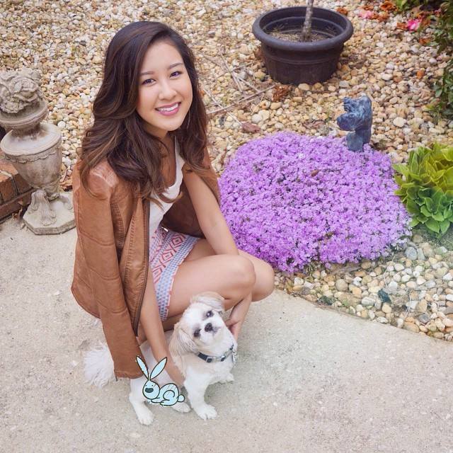 Nụ cười ngọt ngào, khuôn mặt dịu dàng, thân thiện. Christine rất được lòng các fan hâm mộ của nhiều quốc gia trên thế giới, mọi người gọi cô bạn 9X xinh đẹp này với cái tên đáng yêu "phù thủy trang điểm".