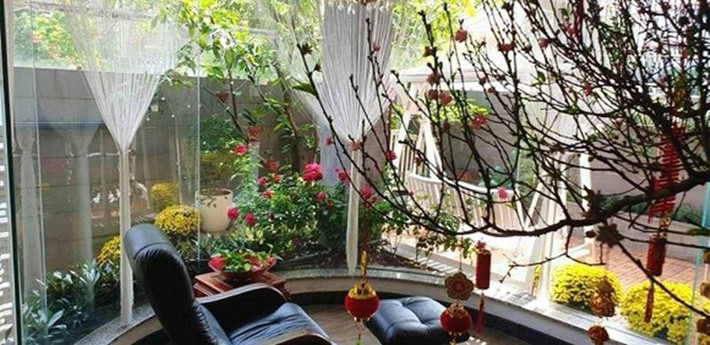 Một "chòi" nhỏ được đặt giữa sân với mục đích giúp chủ nhân thư giãn.