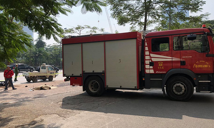 Một nhân chứng cho hay, thời điểm xảy ra tai nạn chiếc xe chữa cháy đang di chuyển về trụ sở.