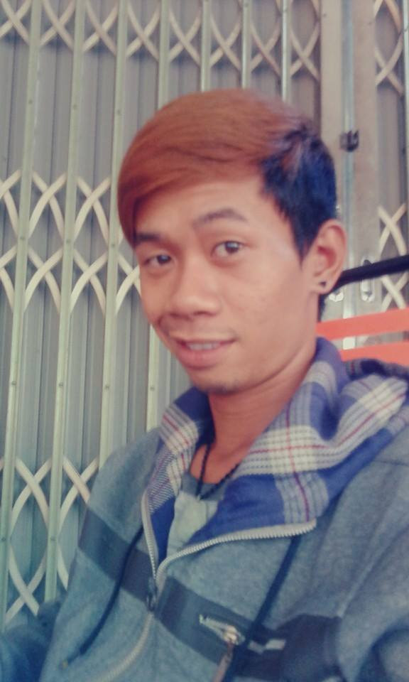 Và động cơ đằng sau việc thay đổi hình ảnh này của Thánh Sò bị xem là một chiêu trò để câu kéo sự chú ý của cộng đồng mạng về phía mình. Có vẻ như nhân vật này đang cố gắng "dựa hơi" Tùng Sơn - "thảm họa mạng" đang có hàng trăm nghìn lượt theo dõi trên mạng xã hội nhờ vào những chiêu trò nhảm nhí và các clip gây tranh cãi. Tuy nhiên sự "nổi tiếng" mà Tùng Sơn hay Thánh Sò đang nhắm tới theo nhận xét của số đông dân mạng là không bền vững, không thực tế bởi ngoài những tiếng cười, những lời chỉ trích, sự phản cảm... Tùng Sơn, Thánh Sò đều không tạo ra được điều gì khác.