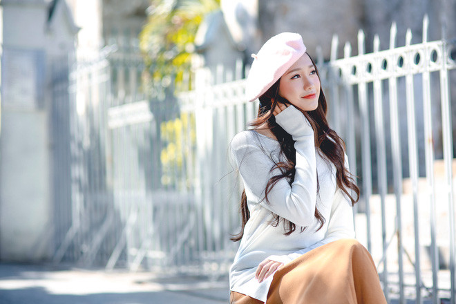 Thoáng nhìn, Hải My có khuôn mặt mang khá nhiều nét hao hao giống hot girl Ngân Búng của trường Đại học Ngoại thương, Hà Nội. Tuy nhiên Hải My vẫn sở hữu những nét đẹp rất riêng, trẻ trung, ngọt ngào và phù hợp với con mắt của nhiều bạn trẻ trong độ tuổi teen hơn. Xem những tấm hình này, nhiều dân mạng, bạn bè còn lầm tưởng Hải My là một người mẫu ảnh bởi cô có cách tạo dáng khá chuyên nghiệp và trên hết là nhan sắc xinh đẹp hoàn hảo.