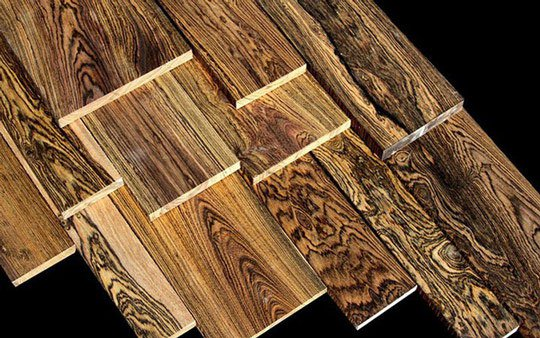 5. Gỗ Bocote: Gỗ Bocote là một loại gỗ quý thuộc chi Cordia, là một loại thực vật có hoa và được tìm thấy chủ yếu ở các vùng Nam Mỹ và Mexico. Đây là loại gỗ với vân gỗ đẹp và có màu sắc từ nâu sáng đến đen dần theo độ tuổi của cây.